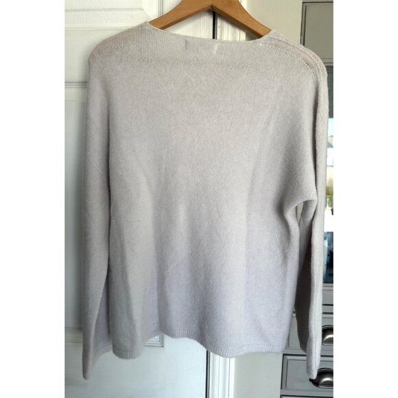 Bianco & Blu Women's Medium Wool Blend Light Grey V-neck Sweater - Picture 2 of 7